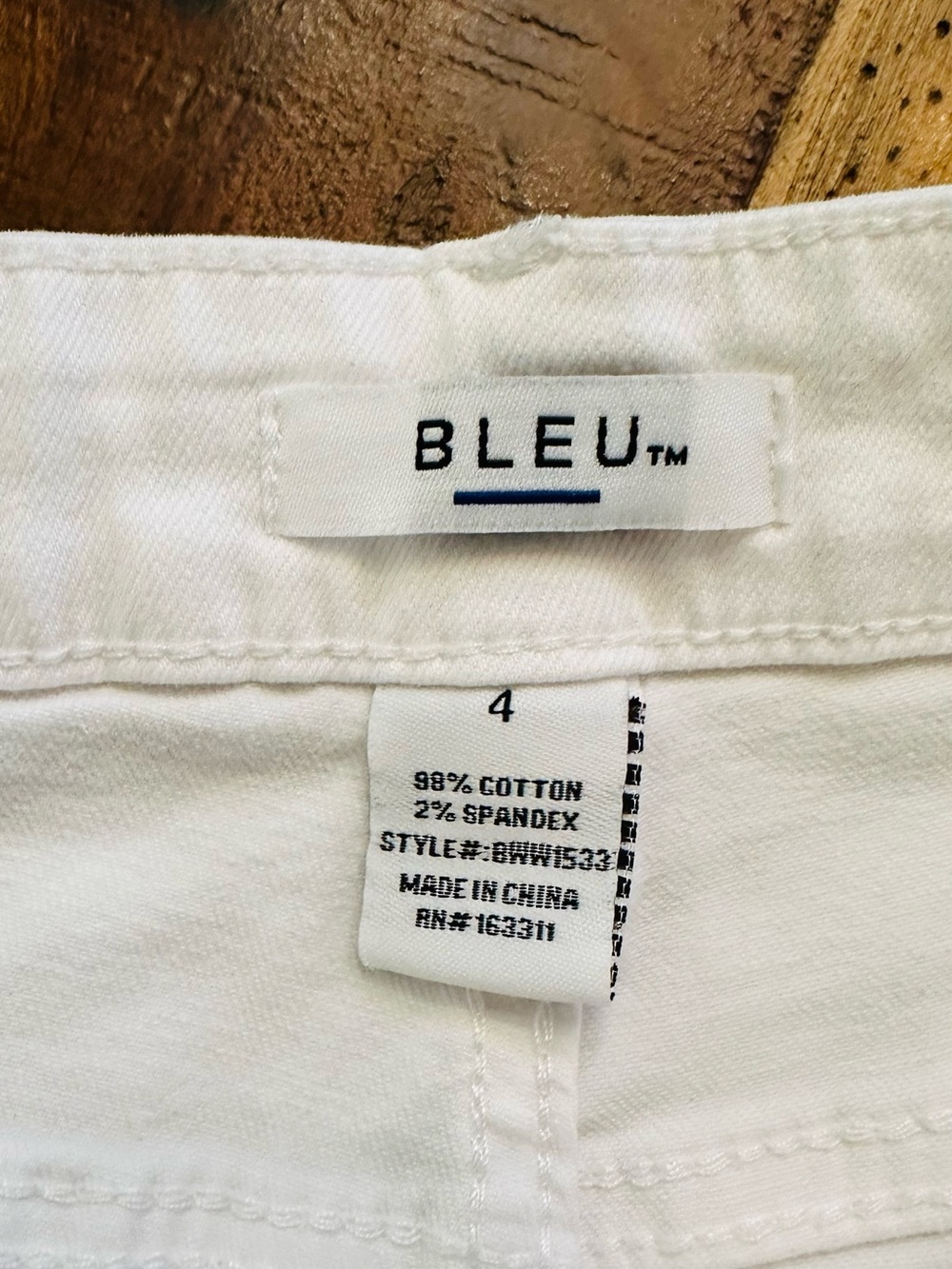 Women’s Straight-Leg White Jeans — Classic High Rise - Picture 4 of 6